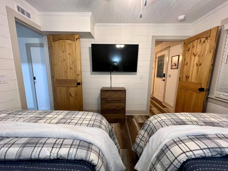 Riverside Relaxer W/Hot Tub+Fire Pit +Wifi & View Franklin Exterior photo